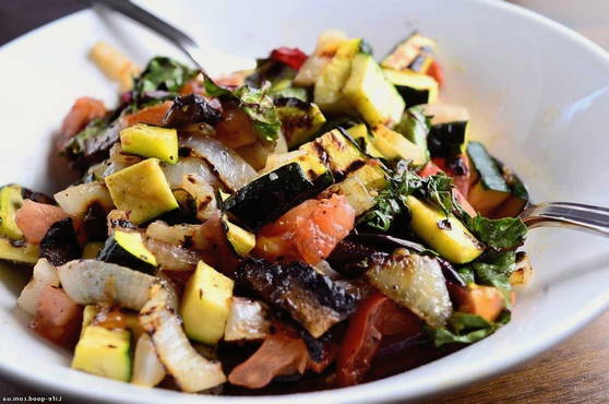 Insalata di verdure grigliate