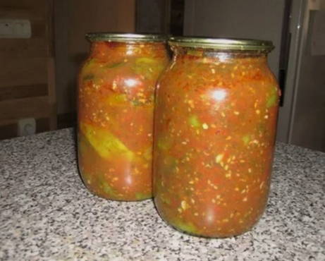 Bitter peber i tomatjuice til vinteren