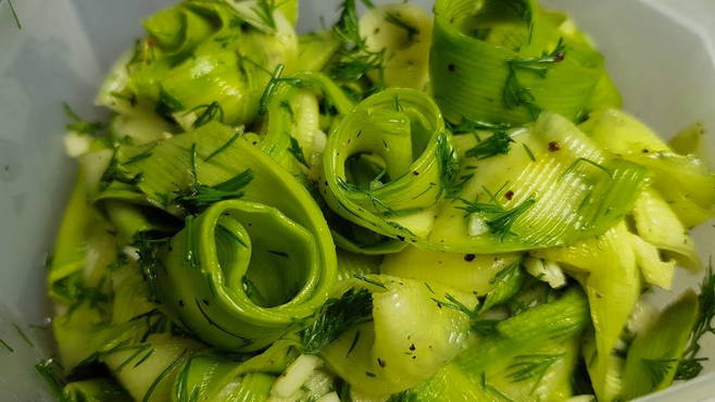 Schnell eingelegte Zucchini