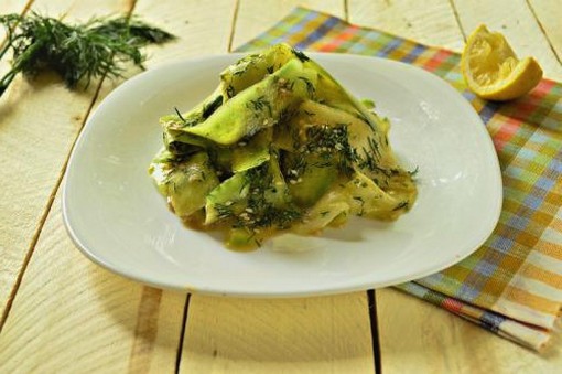 Zucchinisalat mit Sojasauce