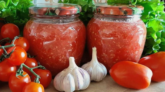 Adjika aus Tomaten mit Meerrettich