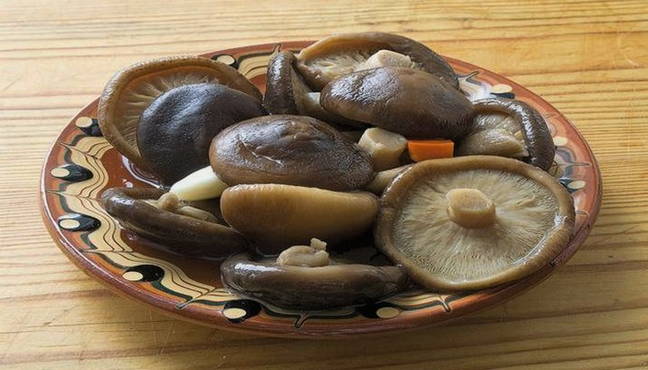 Come salare i funghi al latte per essere croccanti