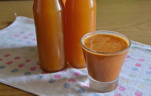 Karottensaft ohne Sterilisation für den Winter