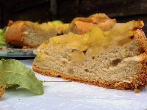 Charlotte mit Birne und Zimt