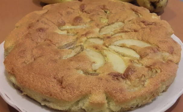 Charlotte mit Birne und Bananen
