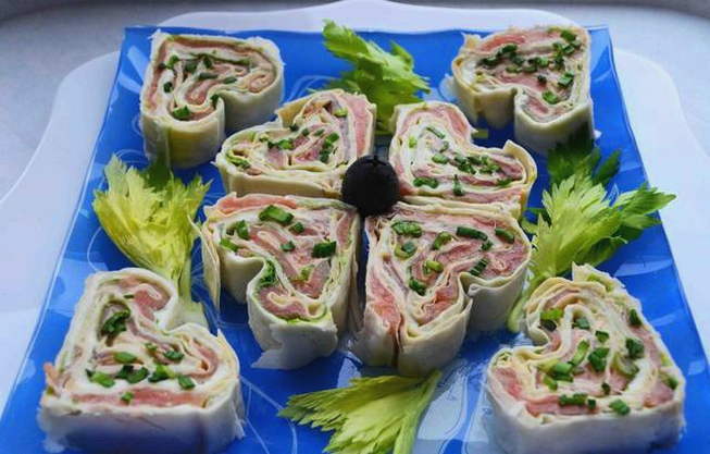 Lavash roll con pesce rosso e crema di formaggio