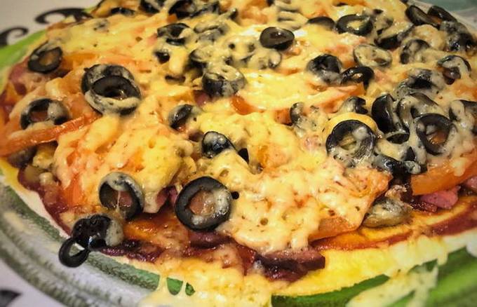 PP -pizza från lavash i en stekpanna