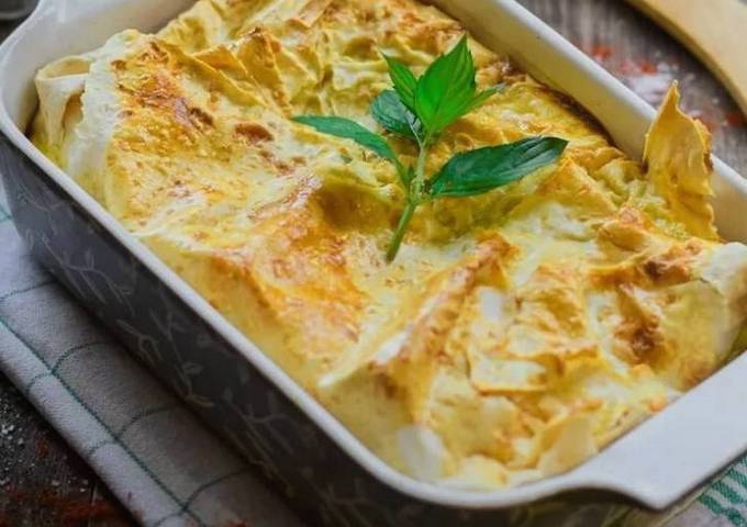 Torta di sfoglia lavash achma con formaggio in stile georgiano
