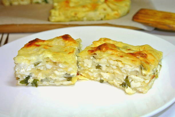 Kefir Lavash Pie mit Käse und Hüttenkäse