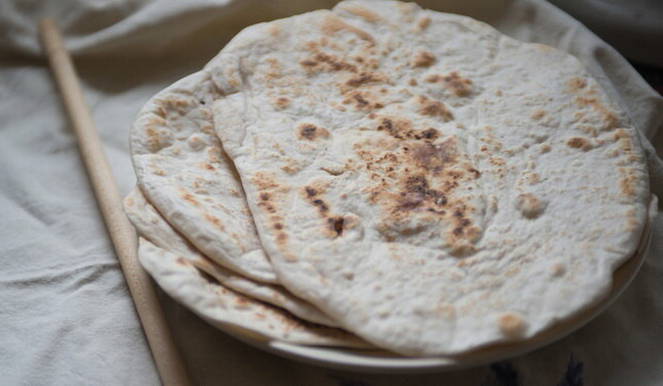 Lavash ohne Hefe im Backofen zu Hause