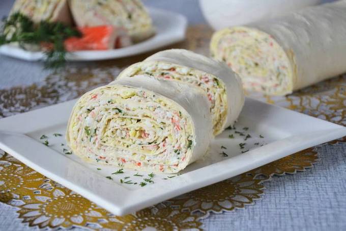 Lavash aus Krabbenstäbchen, Eiern und Käse