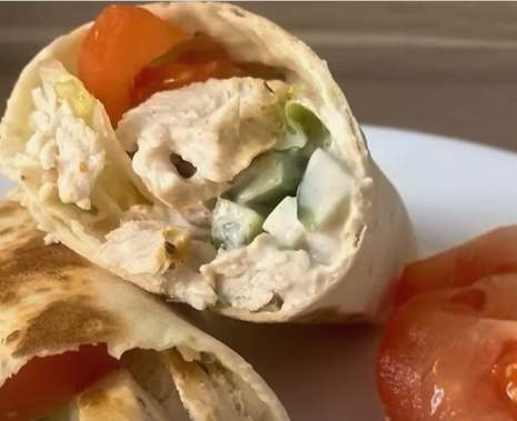 PP-Rolle Lavash mit Hühnchen
