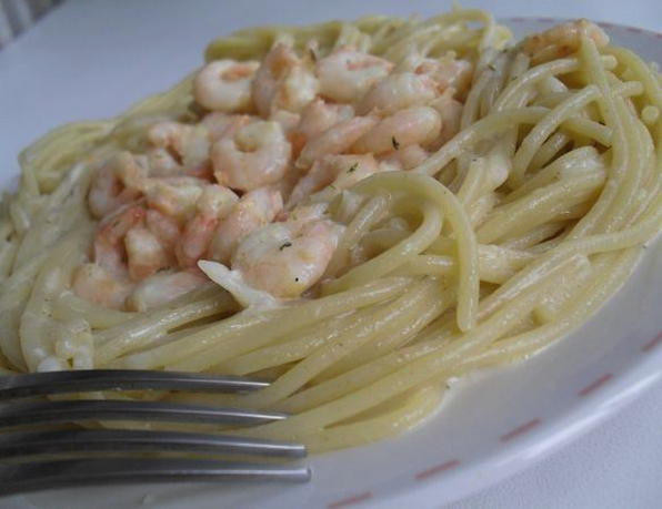 Makaron carbonara z krewetkami w kremowym sosie