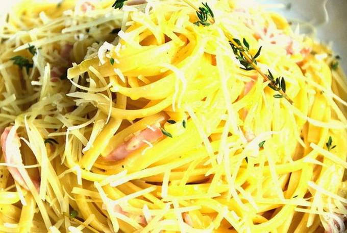 Pasta carbonara met ham, room en ei