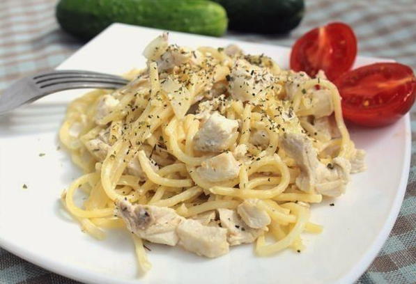 Pasta carbonara med kyllingefilet