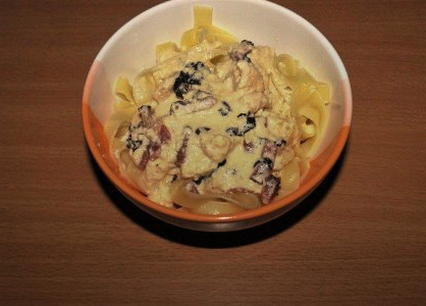 Carbonara z boczkiem, kurczakiem i śmietaną