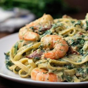 Garnalen en spek carbonara