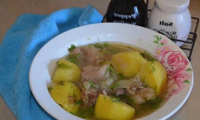 Wie man Schweinefleisch-Shurpa zu Hause kocht
