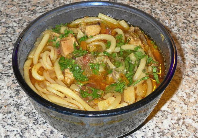 Jak gotować lagman z kurczaka w domu?
