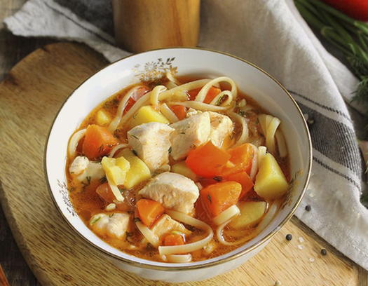 Lagman met kip in Oezbeeks