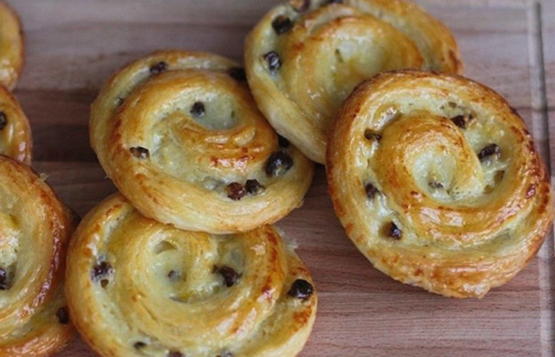 Schnecken mit Blätterteigrosinen