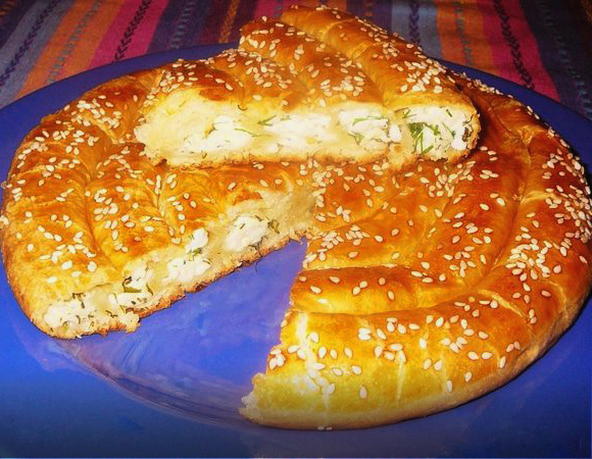Blätterteigschneckenkuchen mit Käse