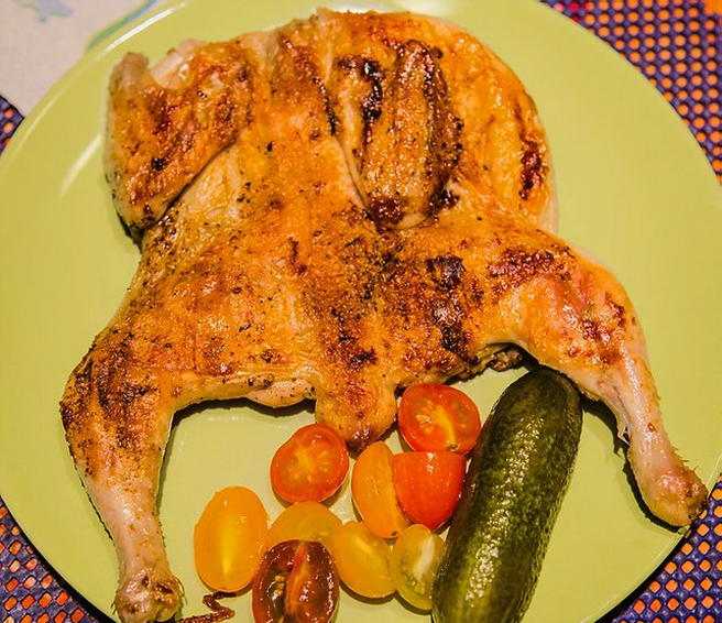 Tabacco di pollo alla griglia elettrica