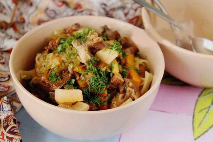 Lamslamsvlees in een slowcooker