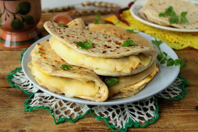 Kystyby con patate su kefir