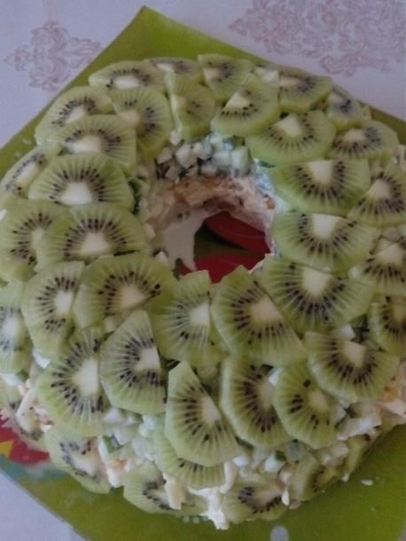 Malachitsalat mit Hühnchen und Kiwi
