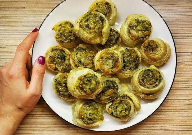 Schnecken mit Schinken, Käse und Kräutern