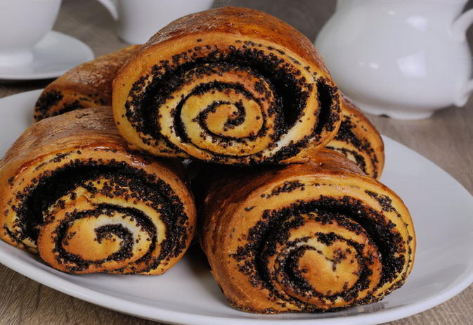 Schnecken mit Blätterteigmohn