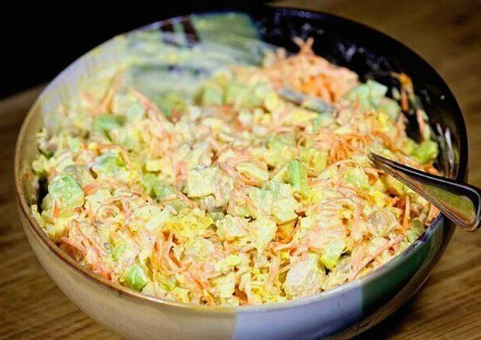 Salata od piletine, sira, jaja i korejske mrkve