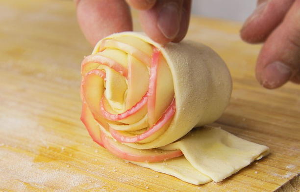 Blätterteigschnecken mit Äpfeln