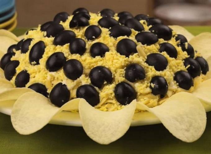Hühnchen-Kartoffel-Chips-Salat