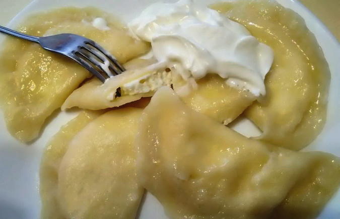 Pierogi z ziemniakami z ciasta kefirowego