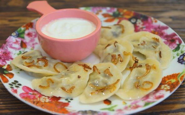 Dumplings med kartofler og svampe