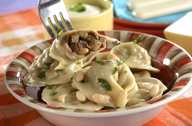 Teigtaschen mit Kartoffeln und Milchpilzen