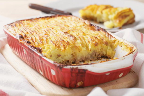 Casseruola con purè di patate e pollo tritato