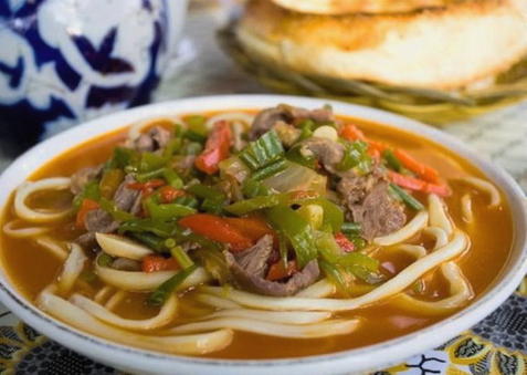 Lagman in een Redmond multicooker