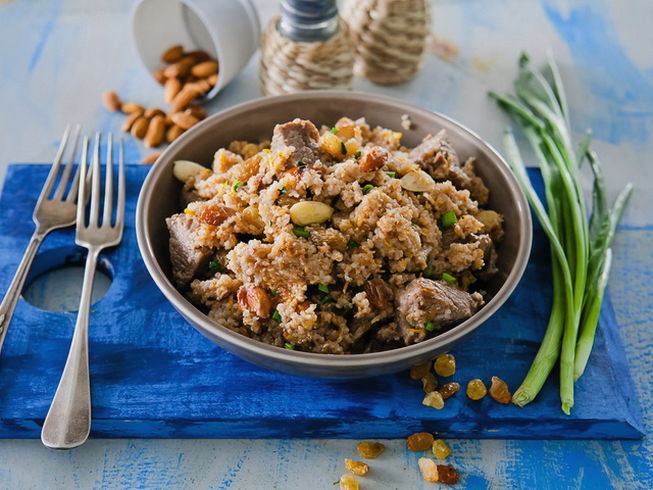 Tarwepap met vlees in een slowcooker