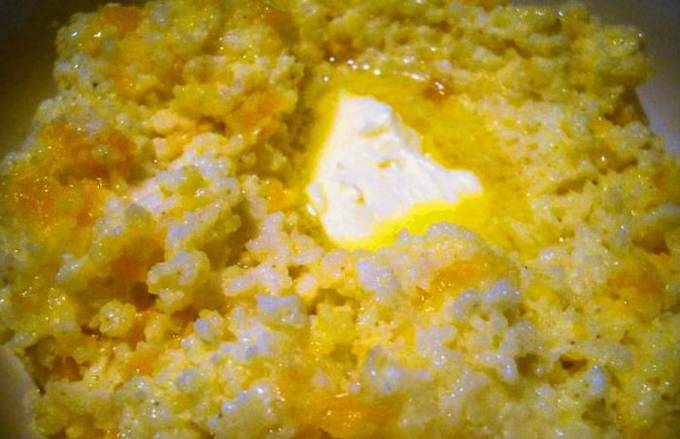 Weizenbrei mit Kürbis in einem Slow Cooker