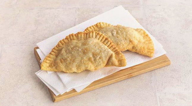 Chebureks mit Kartoffeln und Käse