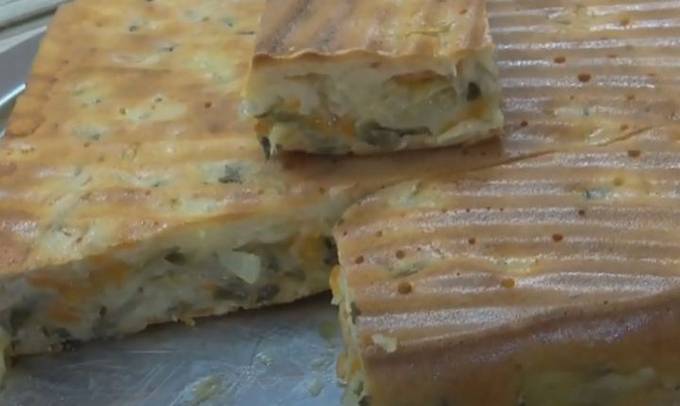 Torta in gelatina con cavoli e cipolle al forno