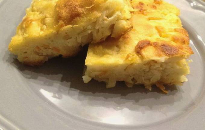 Lazy kålpaj med gräddfil och majonnäs