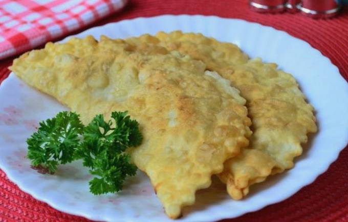 Chebureks mit Hähnchenbrust