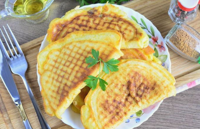 Faule Pasteten auf Kefir mit Hackfleisch