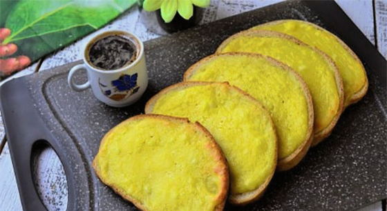 Faule Käsekuchen mit Hüttenkäse vom Laib im Ofen