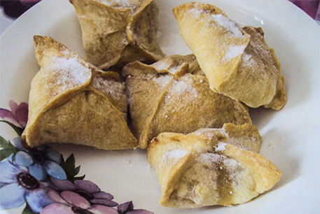 Buste di pasta sfoglia con mele e cannella