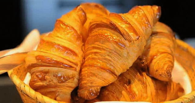 Cornetti di pasta sfoglia acquistati